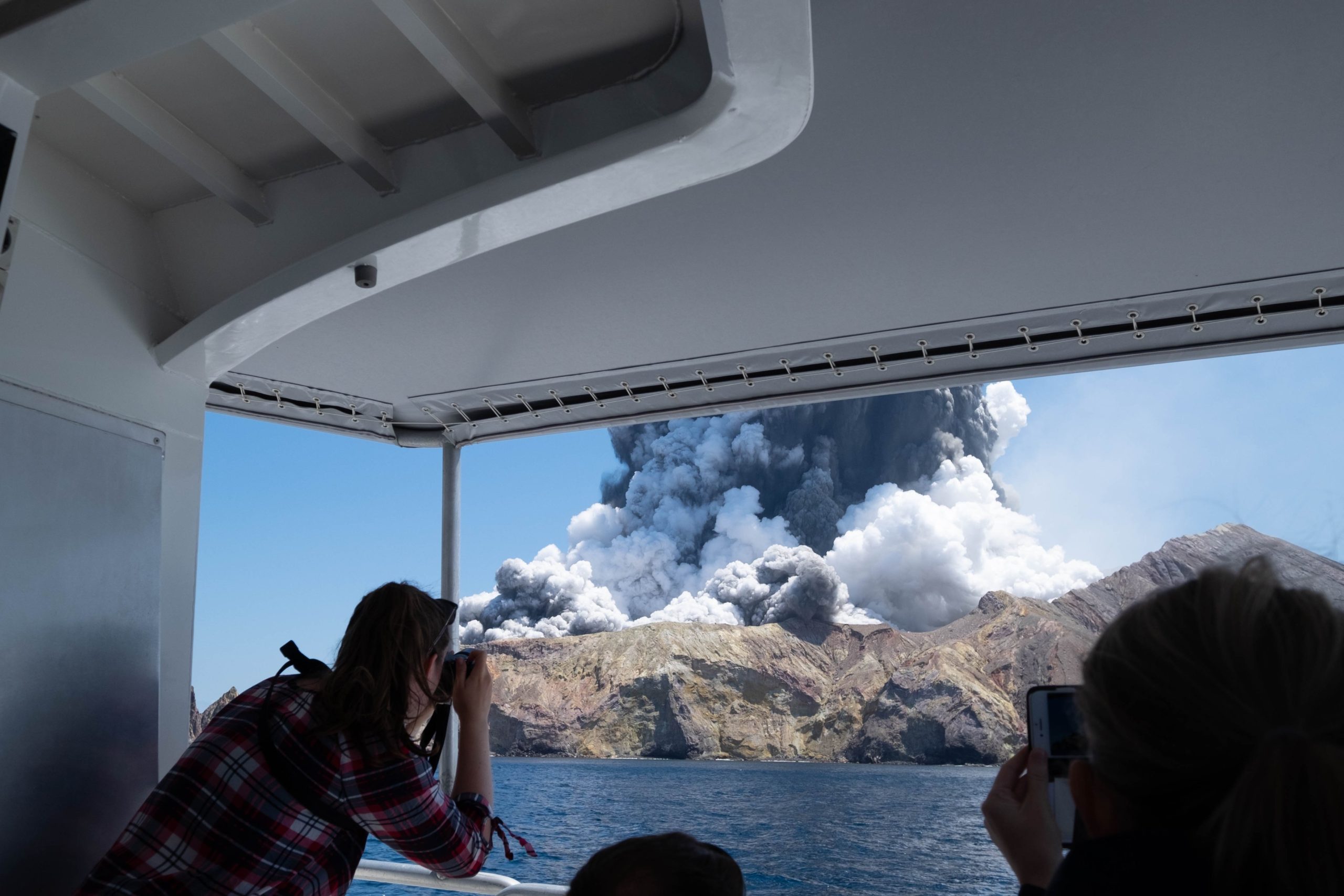 Raw Footage White Island Volcano Eruption